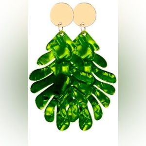 NWOT Statement Earrings